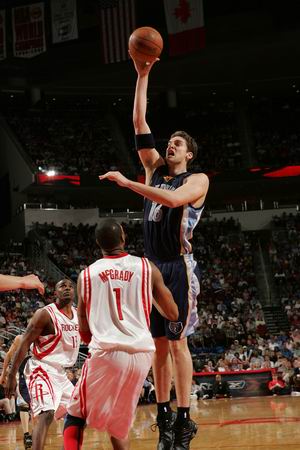 展现出惊人 展现出惊人